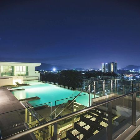 The Wide Condotel - Phuket Eksteriør billede