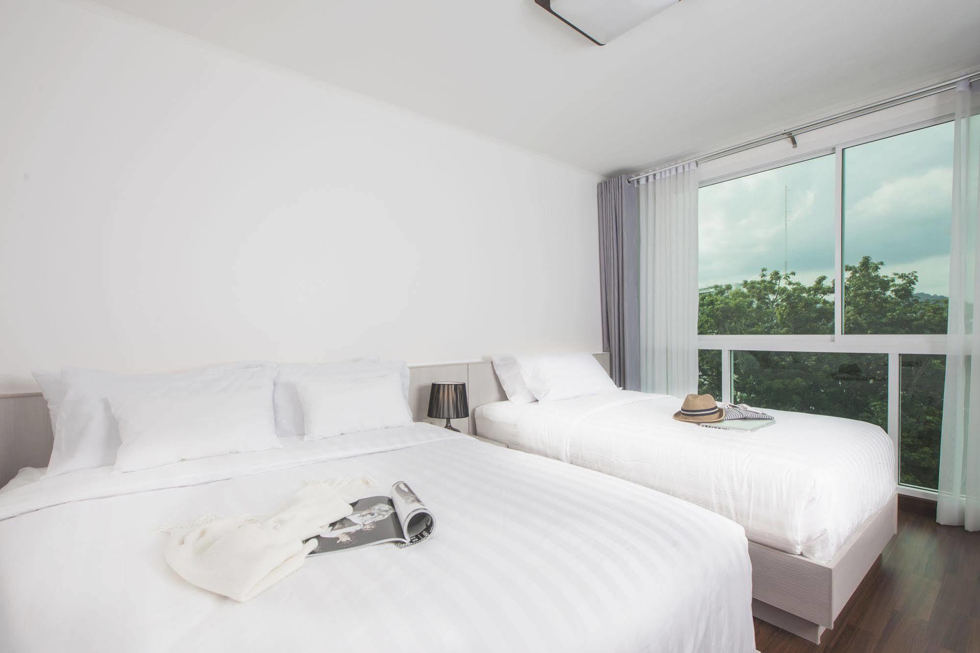 The Wide Condotel - Phuket Eksteriør billede