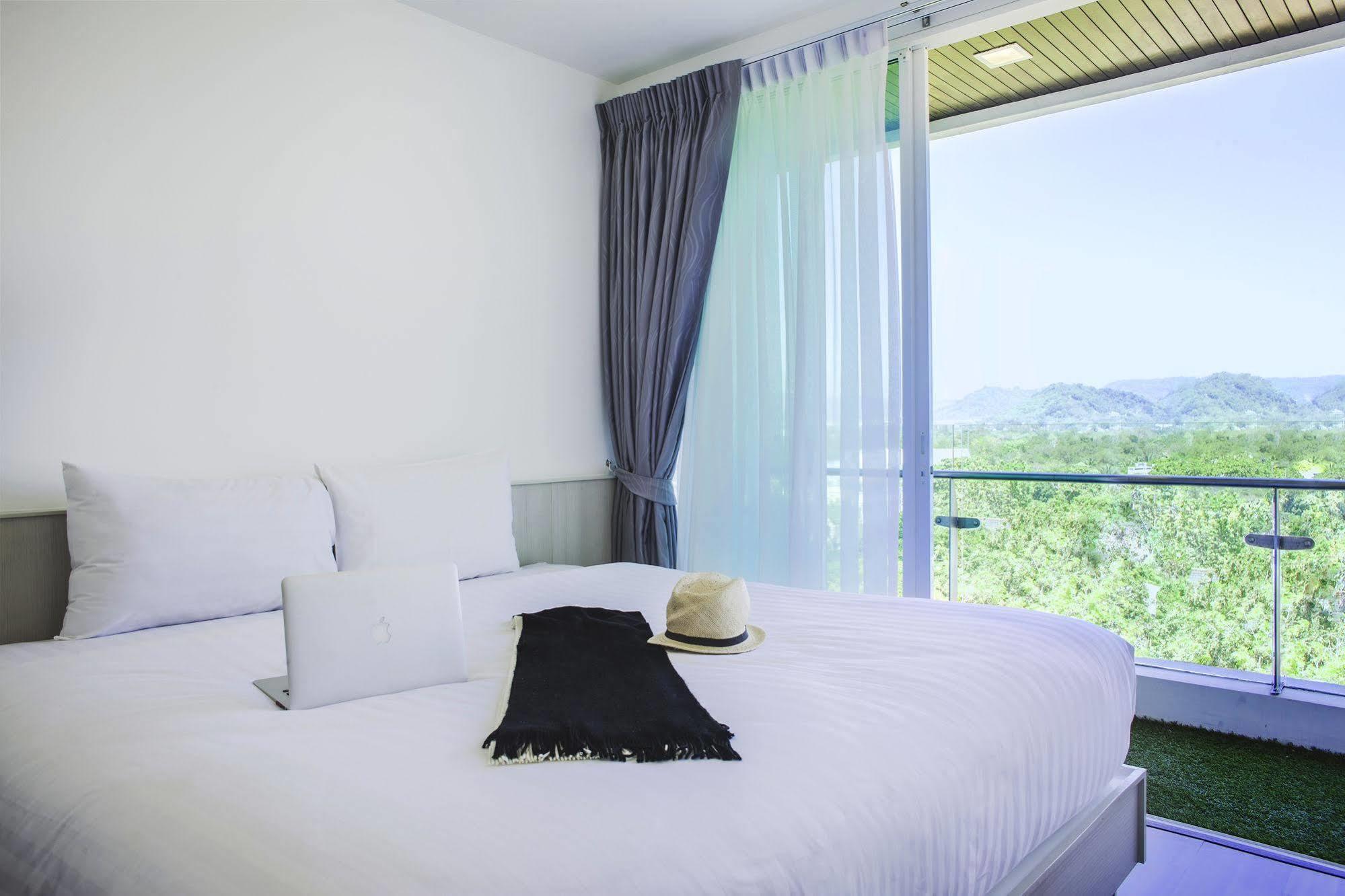 The Wide Condotel - Phuket Eksteriør billede